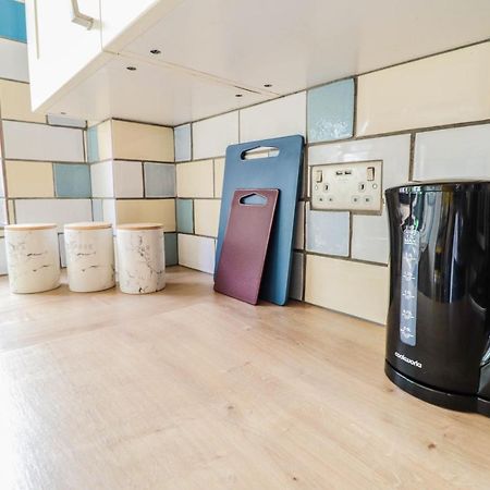Spacious 1 Bed Flat-Free Parking Hillingdon Bagian luar foto
