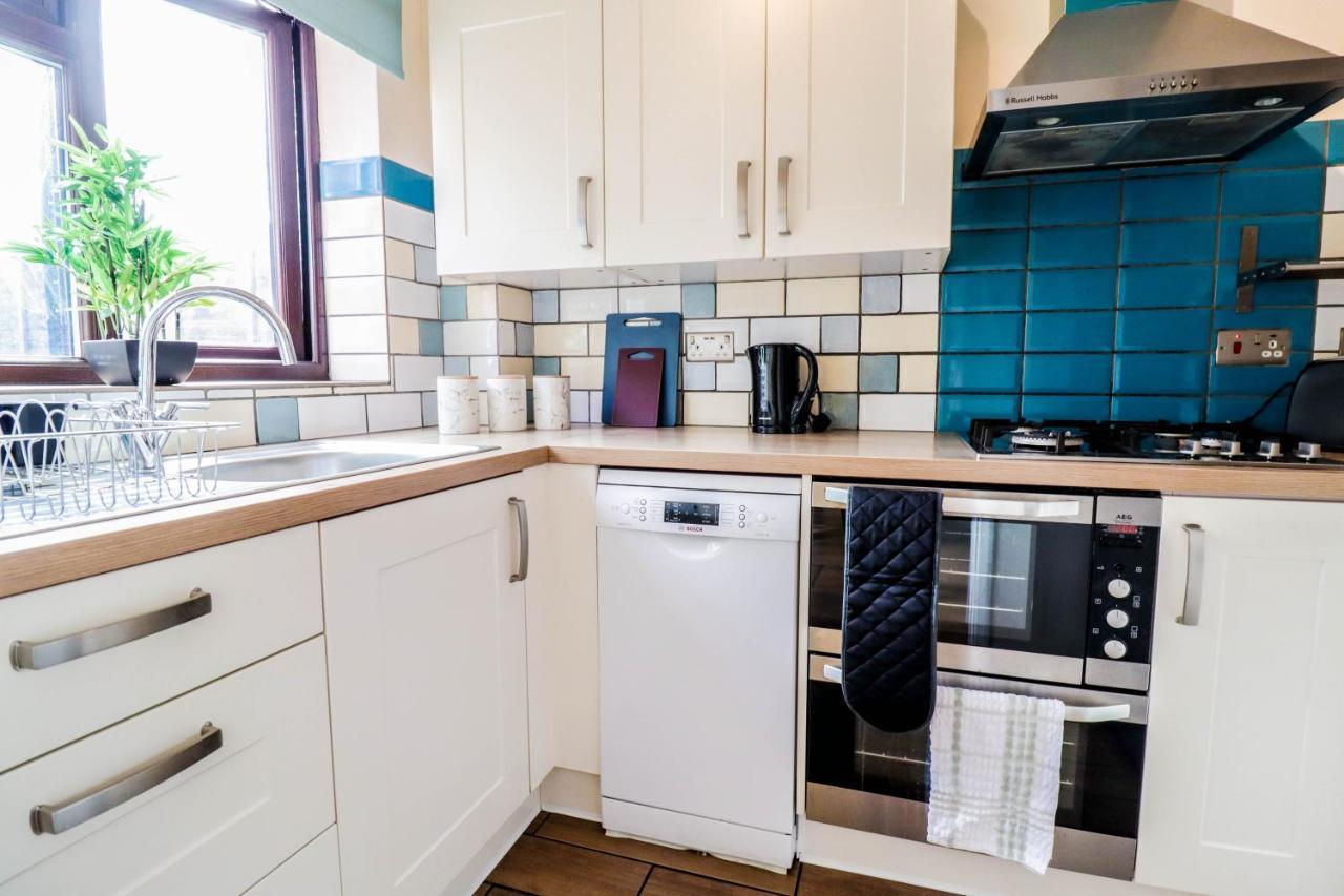 Spacious 1 Bed Flat-Free Parking Hillingdon Bagian luar foto