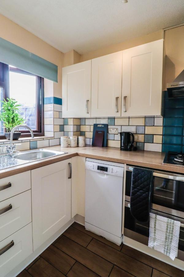 Spacious 1 Bed Flat-Free Parking Hillingdon Bagian luar foto