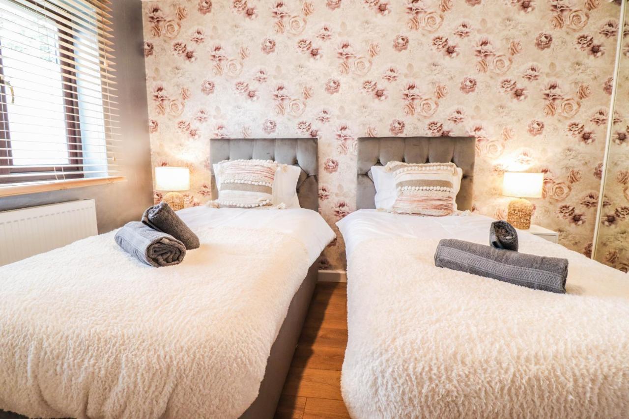 Spacious 1 Bed Flat-Free Parking Hillingdon Bagian luar foto
