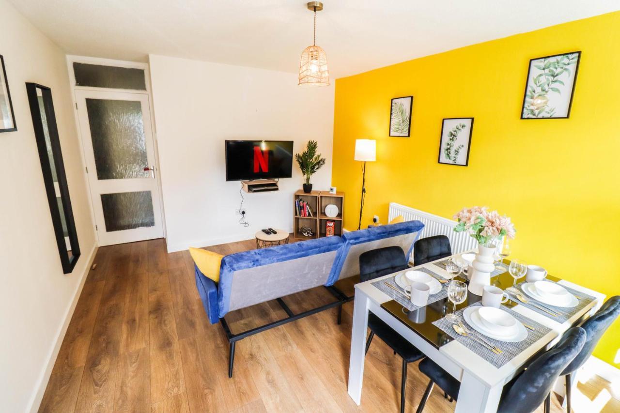 Spacious 1 Bed Flat-Free Parking Hillingdon Bagian luar foto