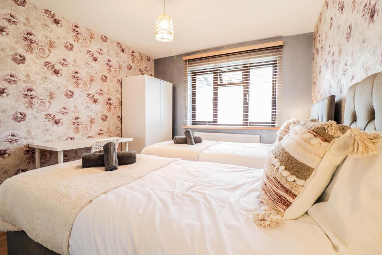 Spacious 1 Bed Flat-Free Parking Hillingdon Bagian luar foto