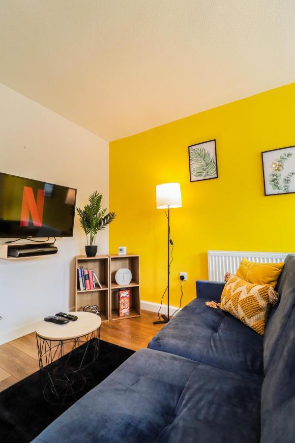Spacious 1 Bed Flat-Free Parking Hillingdon Bagian luar foto