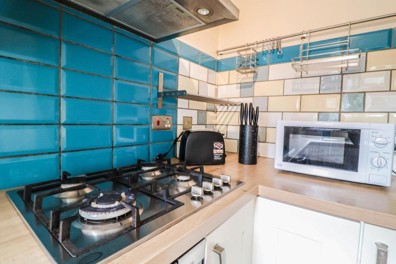 Spacious 1 Bed Flat-Free Parking Hillingdon Bagian luar foto