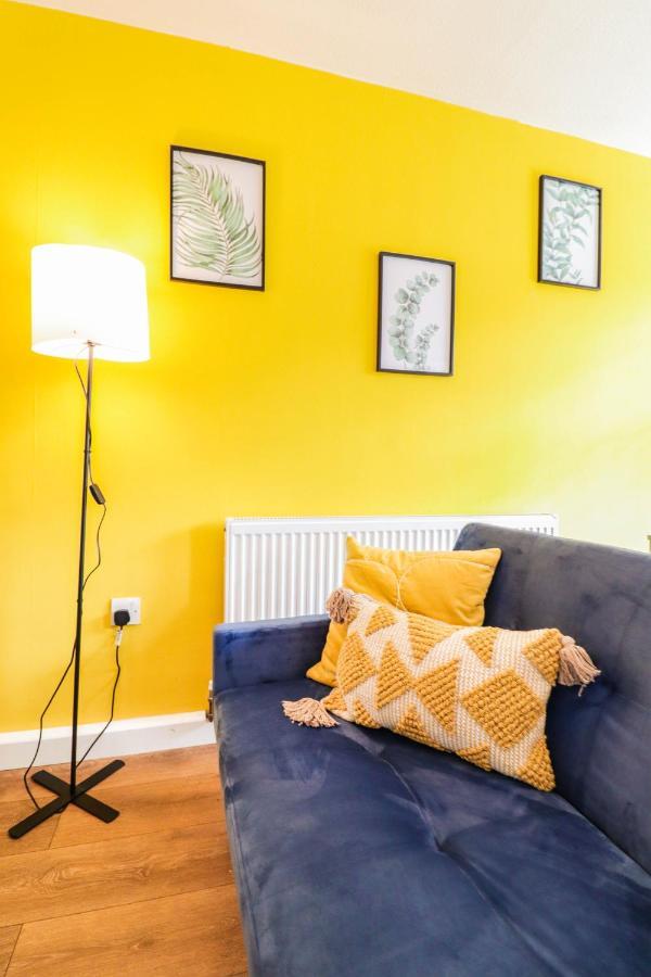 Spacious 1 Bed Flat-Free Parking Hillingdon Bagian luar foto