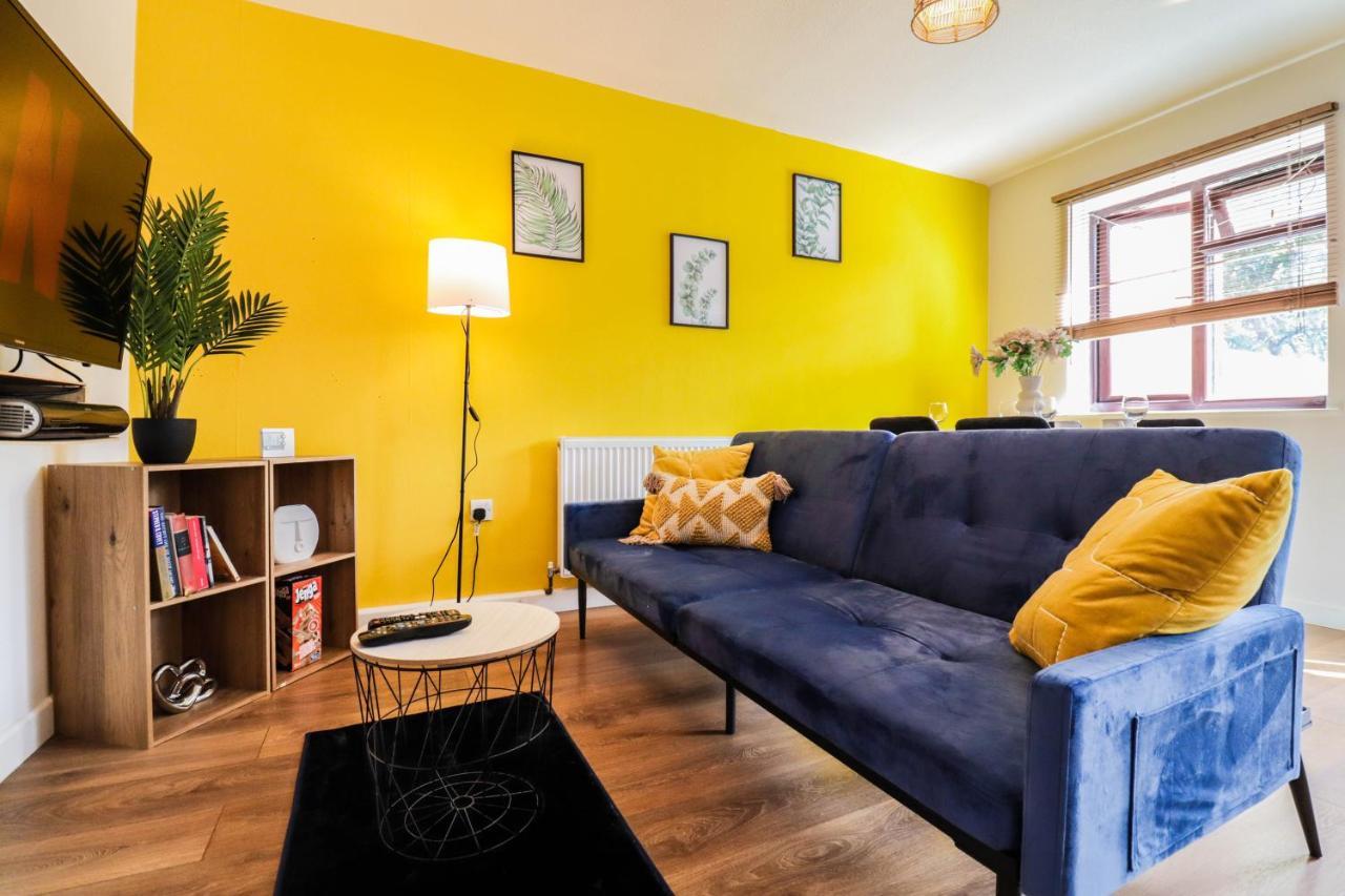 Spacious 1 Bed Flat-Free Parking Hillingdon Bagian luar foto